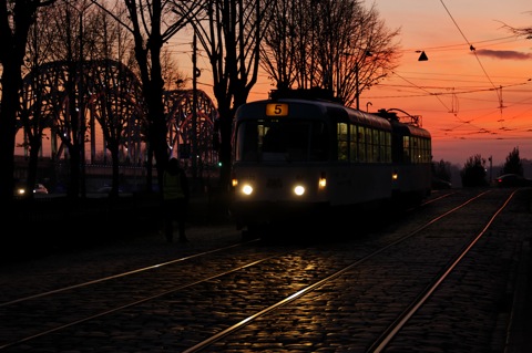 Bild: Fahrkartenkontrolle in der Straßenbahn von Riga.