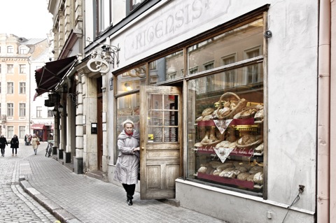 Bild: Bäckerladen in der Altstadt von Riga.