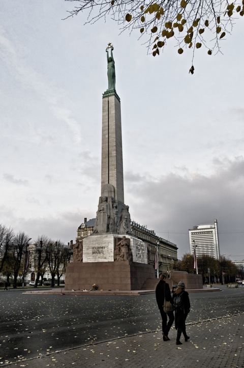 Bild: Das Freiheitsdenkmal in Riga.