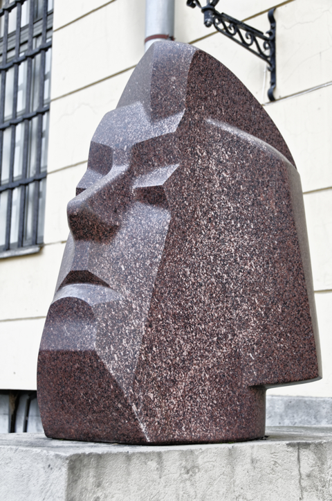Bild: Moderne Kunst an den Jakobskasernen in der Torņa iela in Riga.