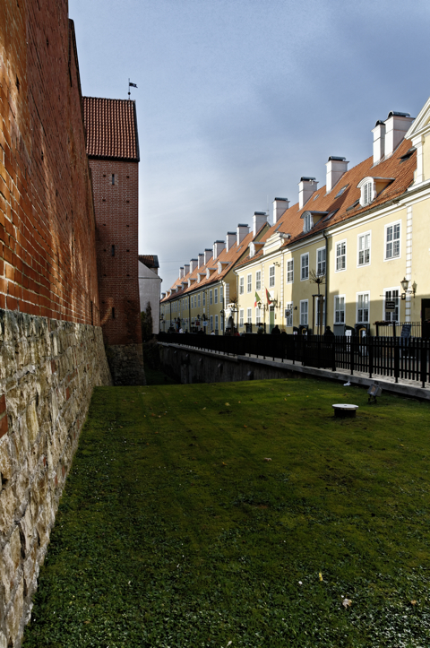 Bild: Der Rahmerturm mit den Jakobskasernen in der Torņa iela in Riga.
