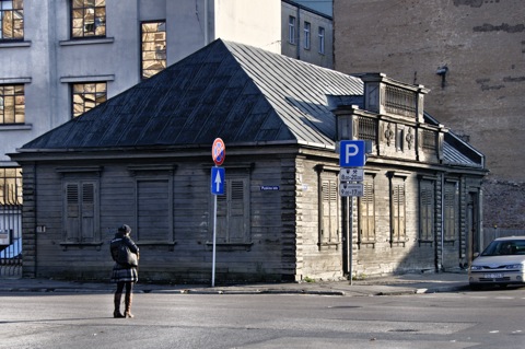 Bild: Holzhaus in der Moskauer Vorstadt von Riga.