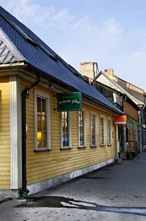 Bild: Holzhaus in der Moskauer Vorstadt von Riga.