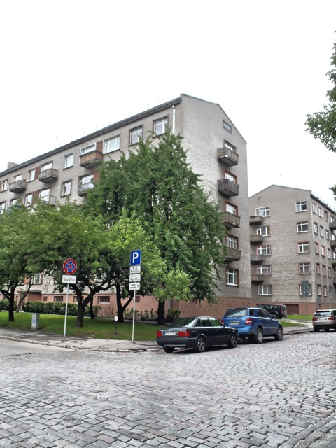 Bild: Wohnblock - mal nicht in Plattenbauweise - in der nördlichen Altstadt von Riga. OLYMPUS µTough-6020.