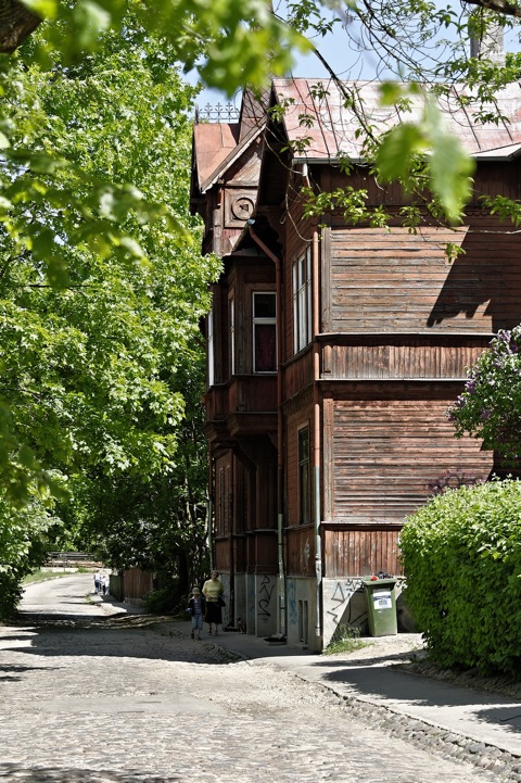 Bild: Unterwegs auf Fototour im Stadtteil Torņakalns in Rīga. NIKON D700 mit AF-S NIKKOR 28-300 mm 1:3,5-5,6G ED VR.