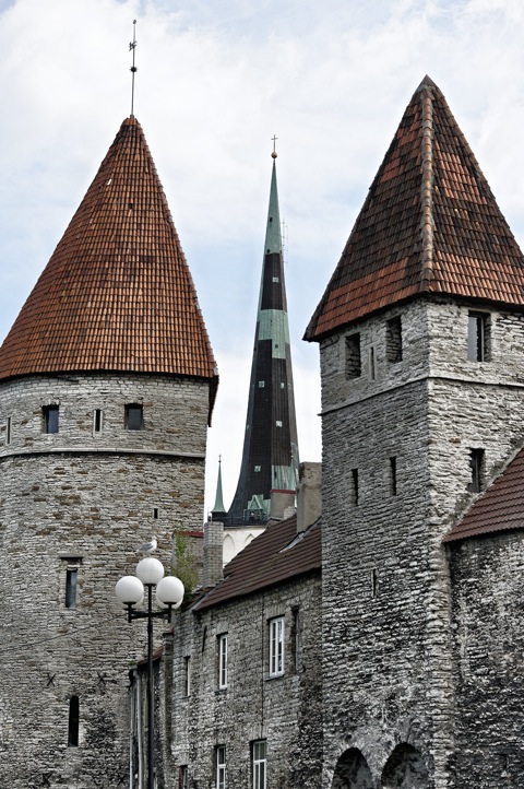 Bild: Unterwegs am Tornide Väljak - dem Platz der Türme - in Tallinn mit NIKON D700 und AF-S NIKKOR 28-300 mm 1:3,5-5,6G ED VR.