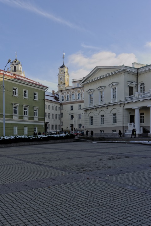 Bild: An der Universität in Vilnius. NIKON D700 mit AF-S NIKKOR 28-300 mm 1:3.5-5.6G ED VR.
