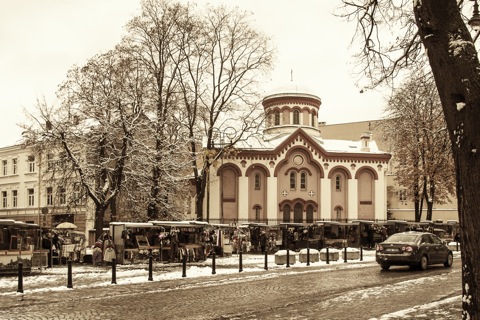 Bild: Die orthodoxe Kirche St. Pankratius in der Dominikonų gatvė in Vilnius. NIKON D700 mit AF-S NIKKOR 28-300 mm 1:3.5-5.6G ED VR.