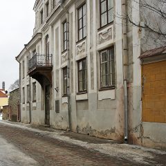Bild: In diesem Haus in der Uus in Tallinn hat zeitweise der russische Dichter Dostojewski gewohnt.