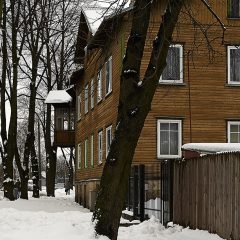 Bild: Eines der zahlreichen großen Holzhäuser im Tallinner Stadtteil Kalamaja.