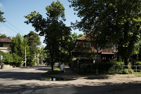 Fast wie auf dem Dorf - Unterwegs im Stadtteil Žvėrynas in Vilnius mit NIKON D700 und AF-S NIKKOR 24-120 mm 1:4G ED VR.