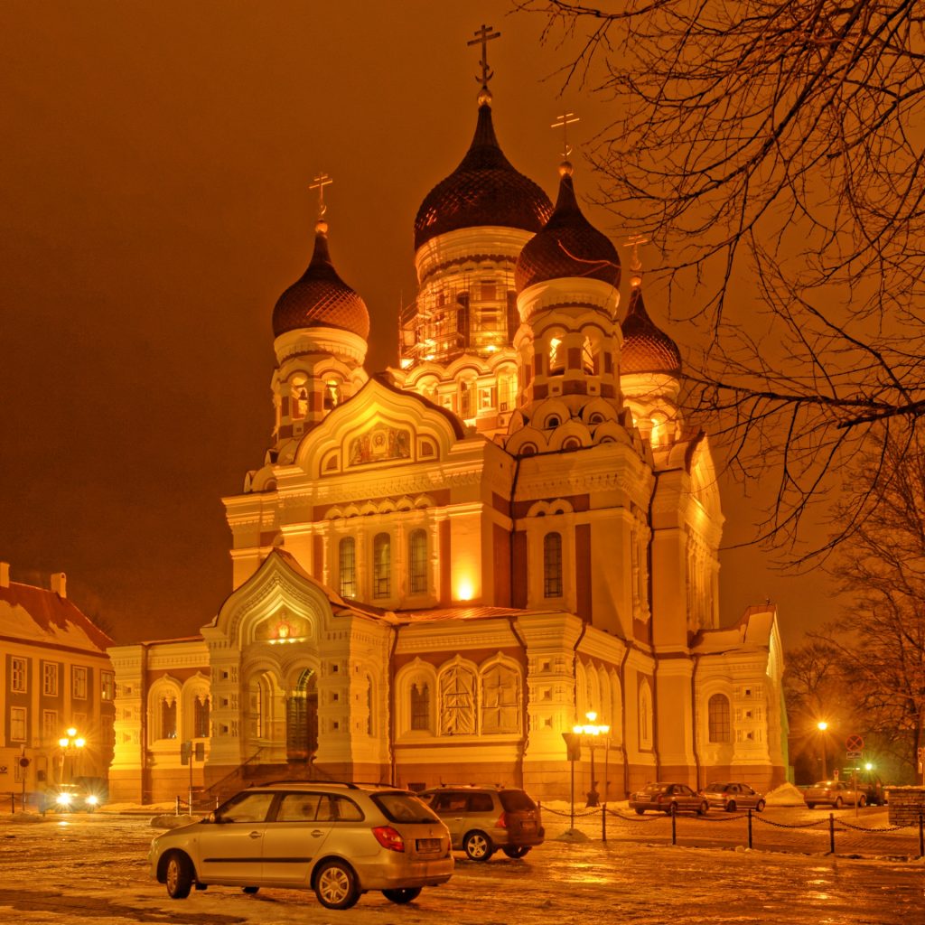 Bild: Die Alexander-Newski-Kathedrale auf dem Domberg von Tallinn. NIKON D300 sund CARL ZEISS Distagon T* 3.5/18 ZF.2. ISO 200 ¦ f/11 ¦ 18 mm ¦ 2 s ¦ kein Blitz. Klicken Sie auf das Bild um es zu vergrößern.