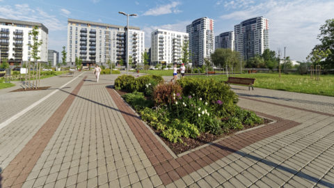 Bild: Moderner Wohnkomplex im Stadtteil Skanste von Rīga mit den vier Hochhäusern "Skanstes virsotnes".