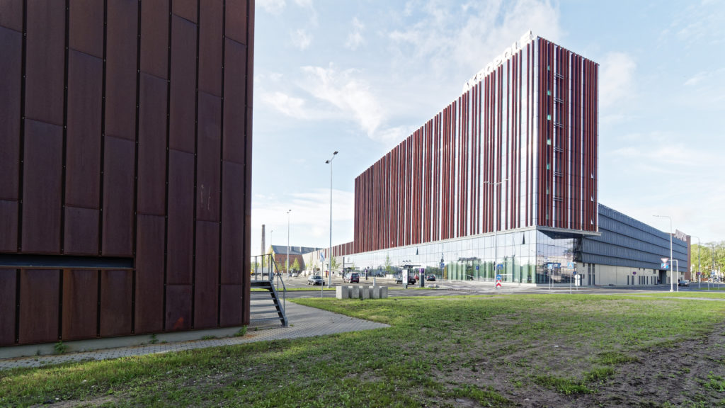 Bild: In Ķengarags befindet sich seit dem Frühjahr 2019 das größte Einkaufszentrum Lettlands - die AKROPOLE.