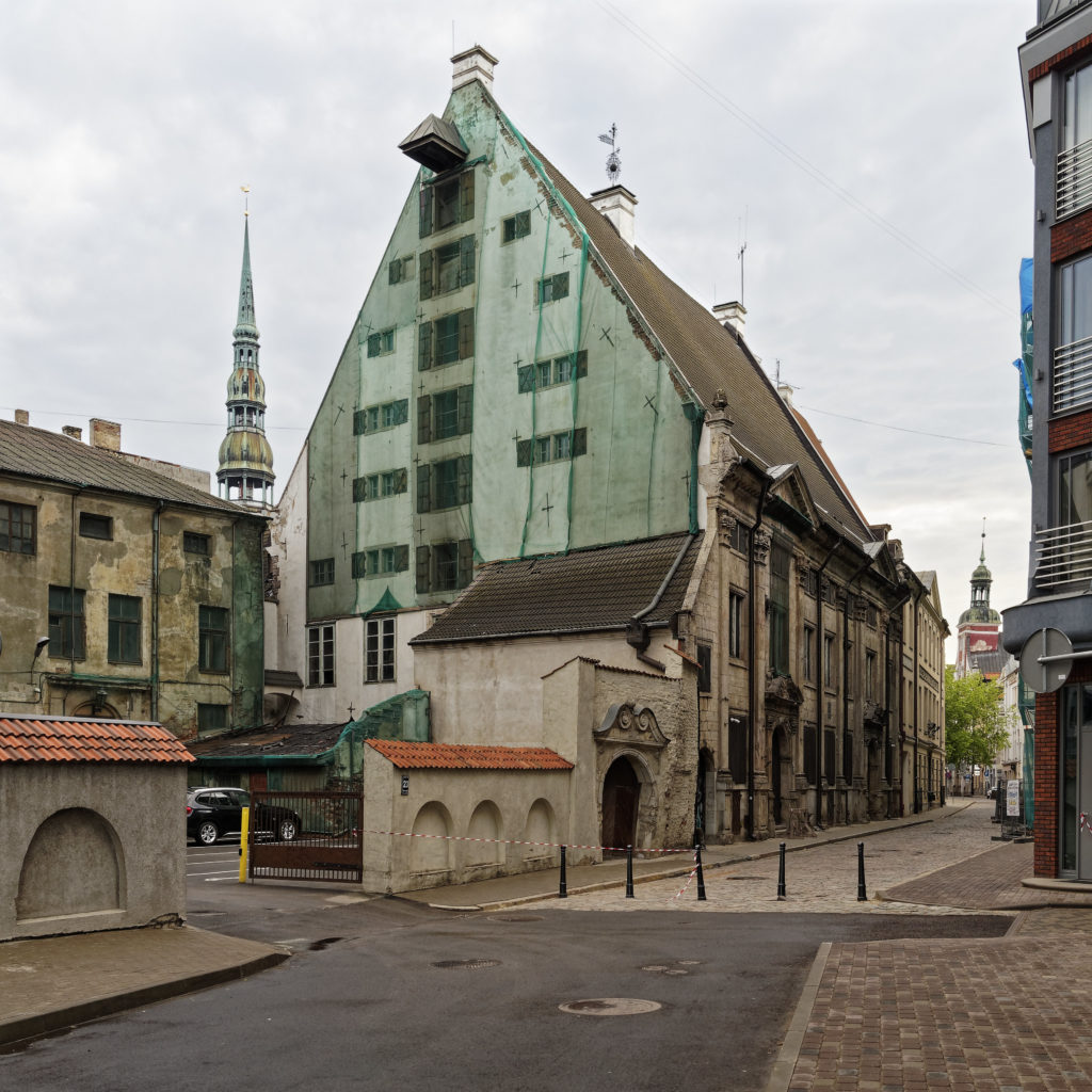 Bild: Die Ruine des Dannenstern-Hauses - oder lettisch Dannenšterna nams - in der Altstadt von Rīga am Ende der Mārstaļu iela.