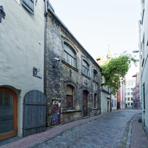 Bild: Rīga war eine bedeutende Handelsstadt. Für die Zwischenlagerung der Waren wurden viele Speicherhäuser benötigt. Speichergebäude in der Alksnāja iela.