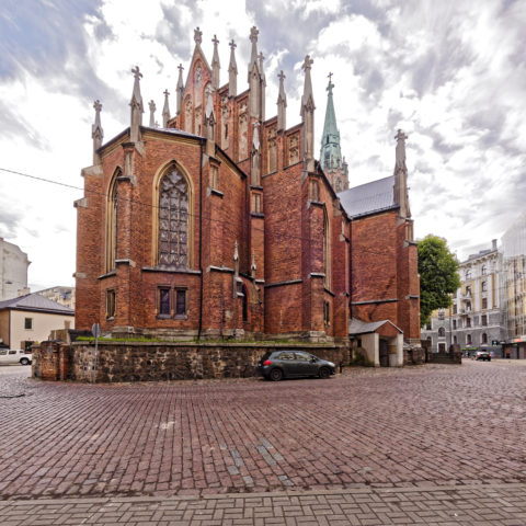 Bild: Die an der alten evangelisch-lutherischen Kirche St. Gertrudis oder St. Gertrud oder Svētā Ģertrūdes baznīca in der Neustadt von Rīga. Klicken Sie auf das Bild, um es zu vergrößern.