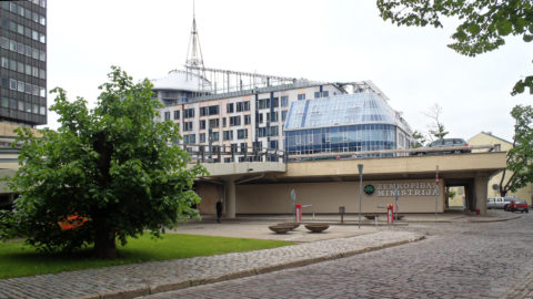 Bild: Rīga - Das Centra nams am Republikas laukums - dem Platz der Republik - auf dem Gelände der ehemaligen Zitadelle am nördlichen Rand der Altstadt.