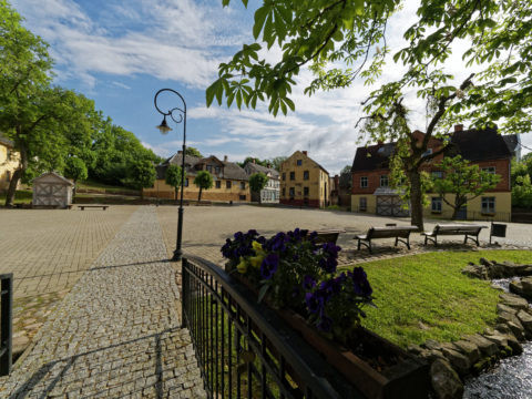 Bild: Die Kleinstadt Kandava in Kurzeme (dt.: Kurland) ist eine sehr gepflegte lettische Kleinstadt mit nicht einmal 4.000 Einwohnern. Klicken Sie auf des Bild um es zu vergrößern.