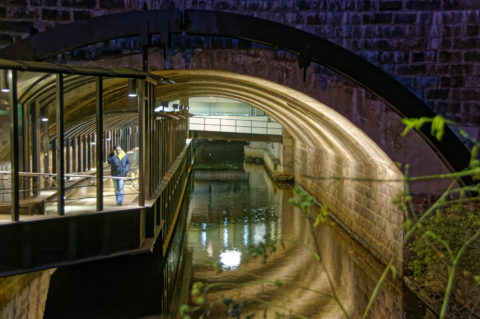 Bild: Rīga - Der Stadtkanal unter dem Kaufhaus Stockmann: Der Stadtkanal darf durch den Bau der Rail Baltica nicht beeinträchtigt werden. Klicken Sie auf das Bild, um es zu vergrößern.