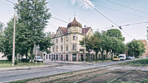 Image: The neighborhood of Sarkandaugava in the Nortern district of Rīga. Old building. Click on the image to enlarge it.