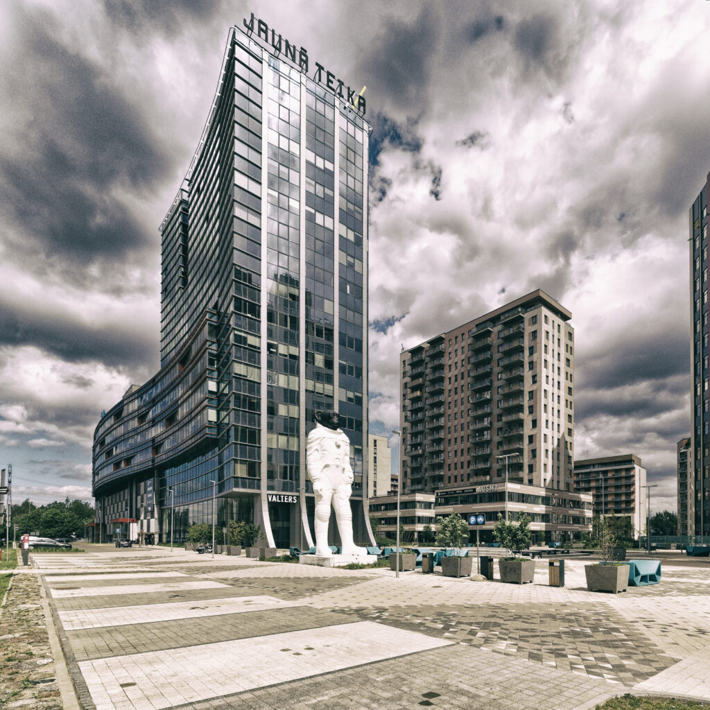 Image: Economic well-being appears to be more important than social justice in Latvia. Modern office buildings in the Teika district in the Latvian capital Rīga. Recorded in May 2019. Double click on the image to enlarge.