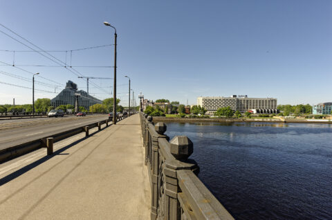 Image: The Akmens tilts - Stone Bridge - in Rīgā. View from the bridge to the National Library. Double click on the image to enlarge.